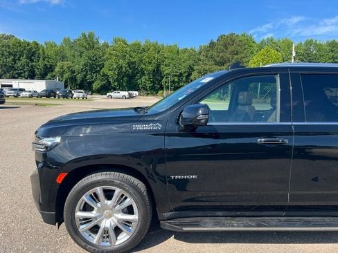 Used 2023 Chevrolet Tahoe High Country AWD/4WD image 2