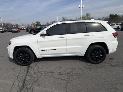 Used 2020 Jeep Grand Cherokee Altitude image 7