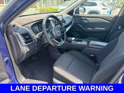 Used 2023 Nissan Rogue SV FWD image 5