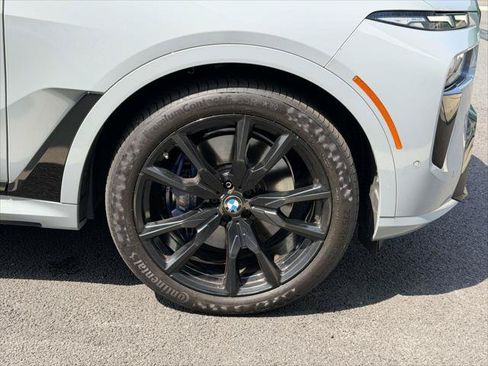 Used 2023 BMW X7 xDrive40i w/ M Sport Package AWD/4WD image 9
