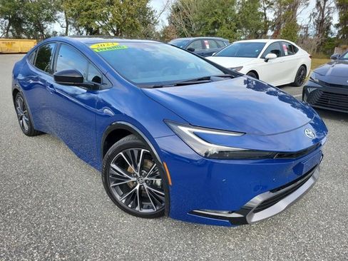 Used 2024 Toyota Prius XLE image 8