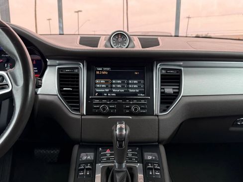 Used 2016 Porsche Macan Turbo image 54