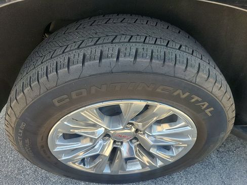 Used 2025 GMC Yukon Denali image 10