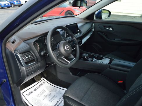 Used 2023 Nissan Rogue SV FWD image 14