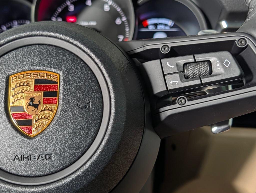 Certified 2026 Porsche Macan AWD/4WD image 37