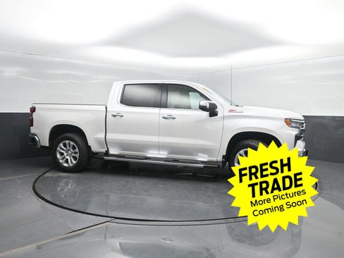 Used 2022 Chevrolet Silverado 1500 LTZ w/ LTZ Premium Package image 3