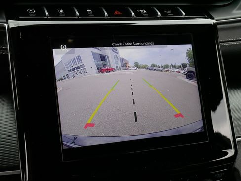 Used 2023 Jeep Grand Cherokee Altitude AWD/4WD image 26