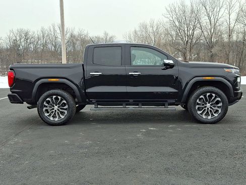 Certified 2025 GMC Canyon Denali image 7