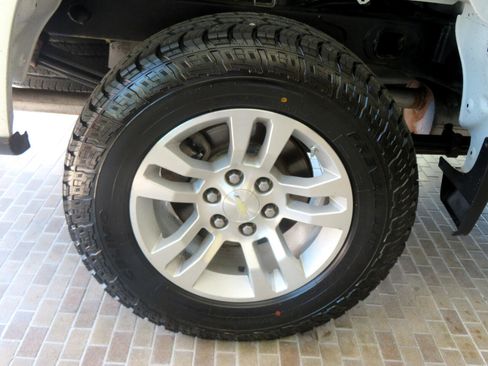 Used 2019 Chevrolet Silverado 1500 LT w/ Z71 Off-Road Package image 9