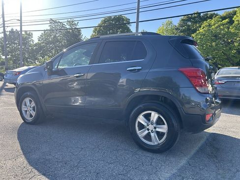 Used 2017 Chevrolet Trax LT w/ LT Convenience Package AWD/4WD image 6
