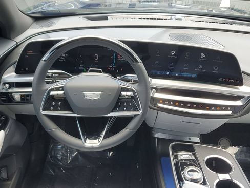 Certified 2024 Cadillac Lyriq Luxury AWD/4WD image 17