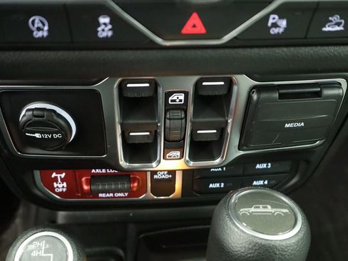 New 2026 Jeep Gladiator Sport AWD/4WD image 39