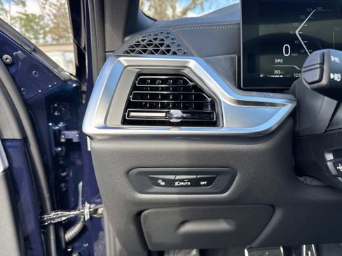 New 2026 BMW X6 xDrive40i w/ Executive Package image 34