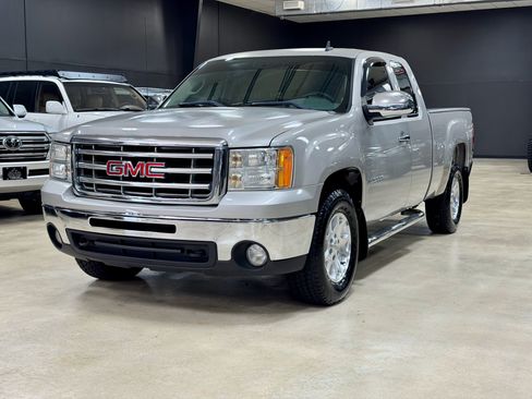 Used 2009 GMC Sierra 1500 W/T w/ SL Package RWD image 1