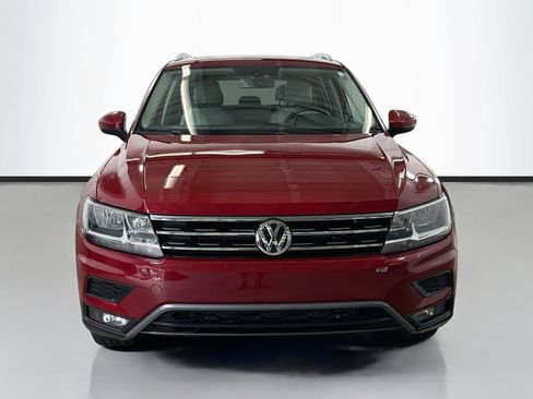 Used 2018 Volkswagen Tiguan SEL AWD/4WD image 2