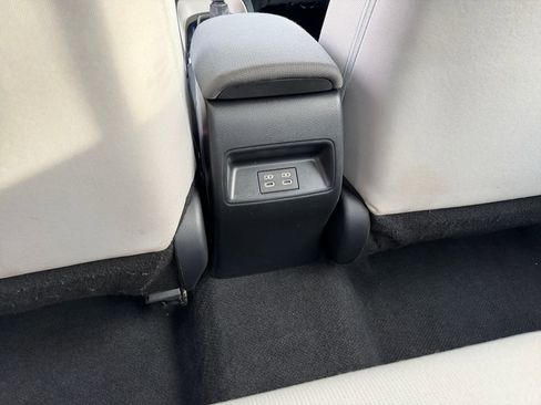 Used 2023 Toyota Corolla LE image 23