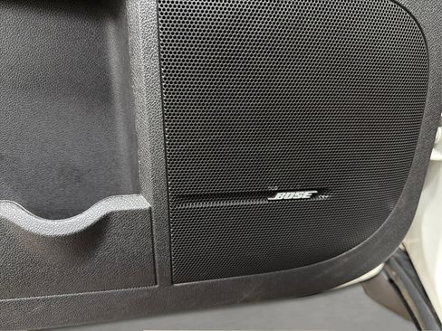 Used 2011 GMC Acadia SLT image 24