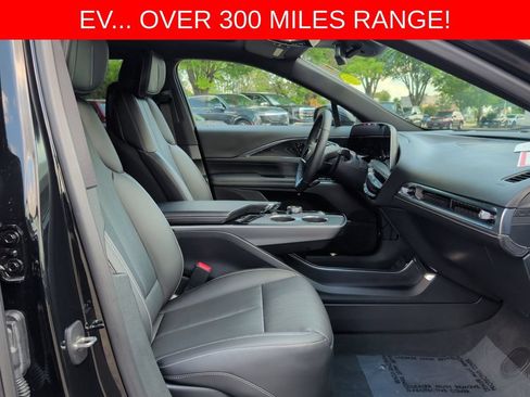 Used 2024 Cadillac Lyriq Luxury w/ LPO, Floor Liner Package AWD/4WD image 37