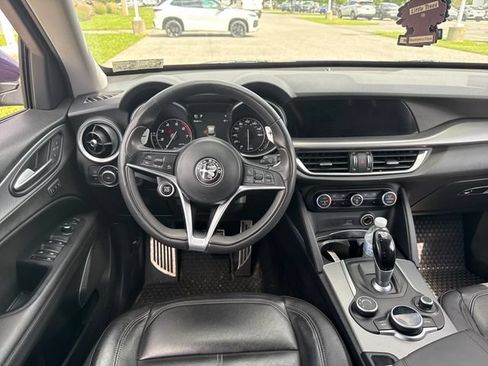 Used 2018 Alfa Romeo Stelvio Sport w/ Quick Order Package 22J Sport AWD/4WD image 16
