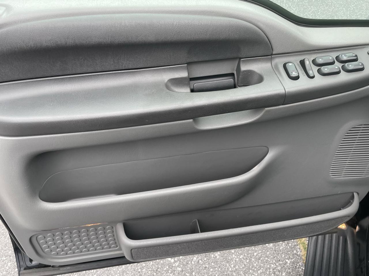 Used 2003 Ford Excursion XLT AWD/4WD image 10