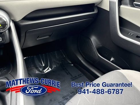 Used 2020 Toyota RAV4 XLE FWD image 22