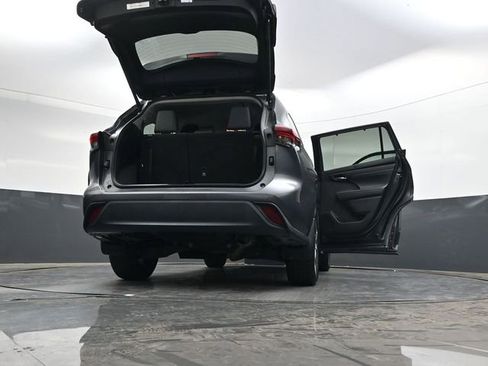 Used 2024 Toyota Highlander XLE image 45