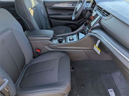 New 2025 Jeep Grand Cherokee Laredo X image 31