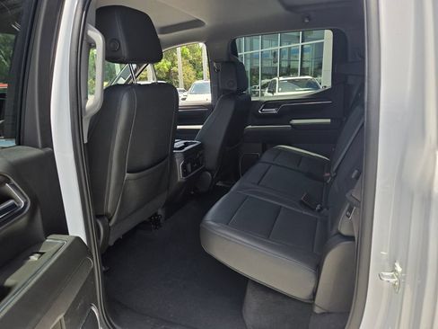 Used 2023 GMC Sierra 1500 SLT w/ SLT Premium Plus Package AWD/4WD image 11