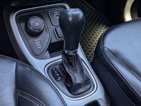 Used 2020 Jeep Compass Latitude w/ Cold Weather Group image 12