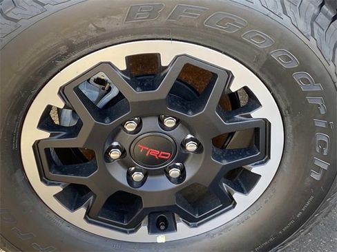 New 2025 Toyota Tacoma TRD Off-Road image 5