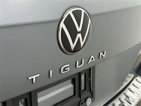 Certified 2024 Volkswagen Tiguan SE image 28