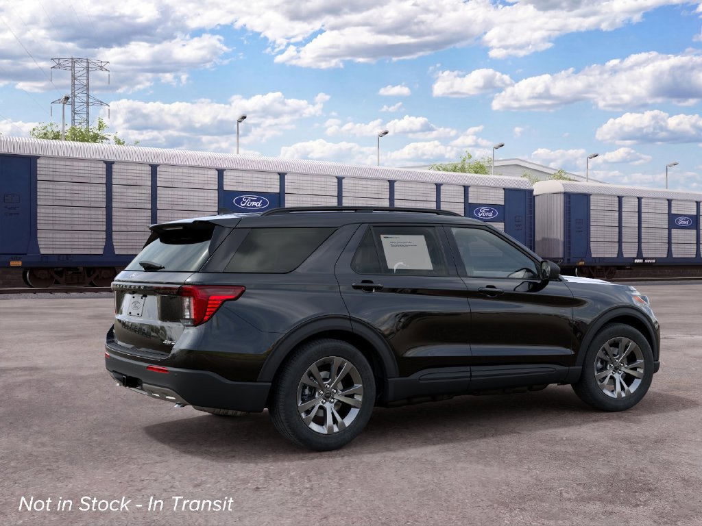 Used 2027 Ford Explorer Active w/ Active Comfort Package AWD/4WD image 9