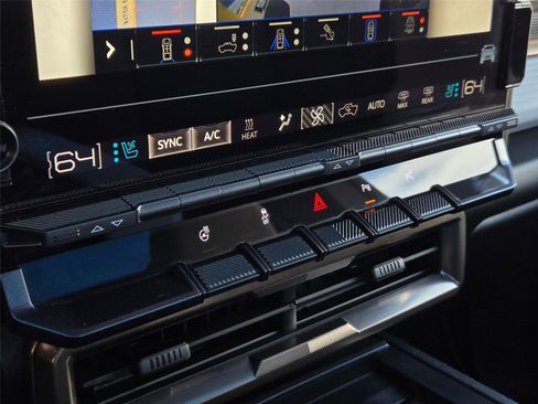 Used 2025 GMC Hummer EV 3X w/ LPO, Dark Essentials Package AWD/4WD image 19