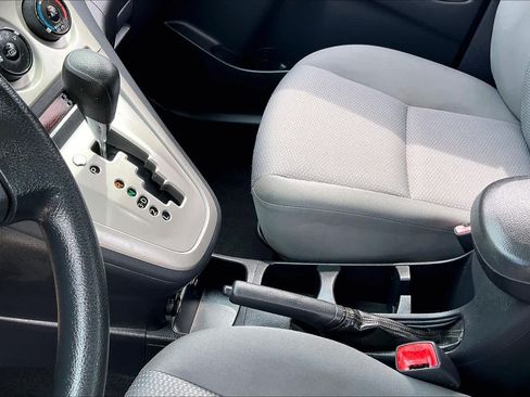 Used 2009 Toyota Matrix FWD image 19