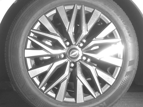 Used 2025 Nissan Altima 2.5 SV FWD image 12