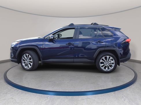 Used 2025 Toyota RAV4 XLE Premium FWD image 9