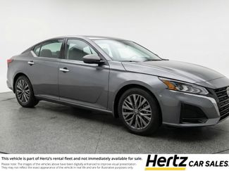 Used 2025 Nissan Altima 2.5 SV video 1