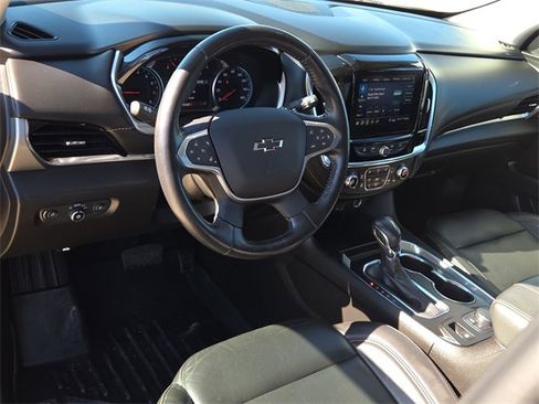 Used 2021 Chevrolet Traverse RS image 17