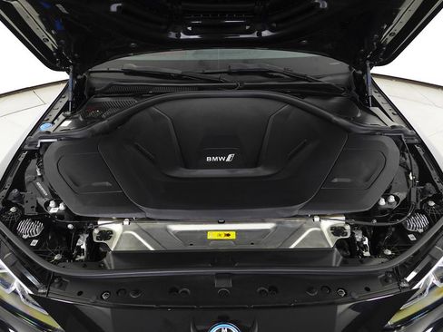 Used 2023 BMW i4 eDrive35 RWD image 6
