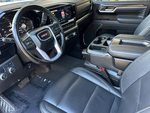 Certified 2025 GMC Sierra 1500 SLT image 10