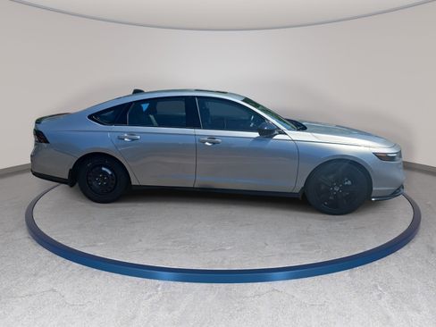 Used 2025 Honda Accord Sport image 4