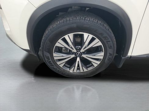 Used 2022 Nissan Rogue SV w/ SV Premium Package FWD image 32