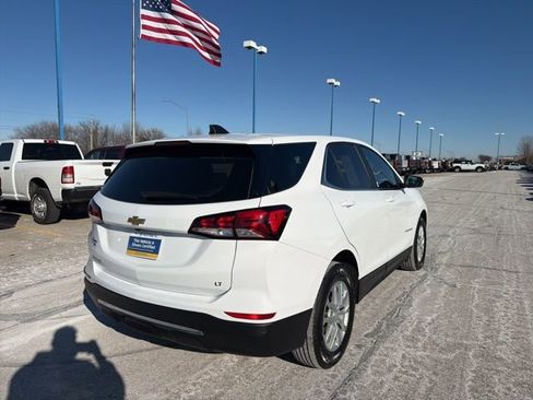 Used 2023 Chevrolet Equinox LT w/ Driver Convenience Package image 4
