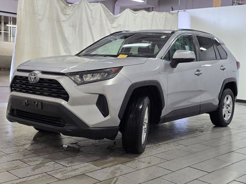 Used 2021 Toyota RAV4 LE image 10