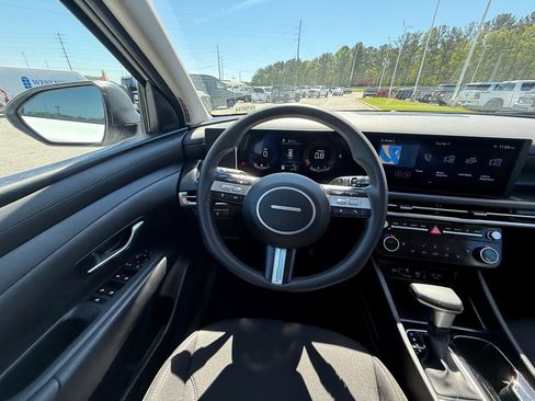 Used 2025 Hyundai Tucson SEL image 14