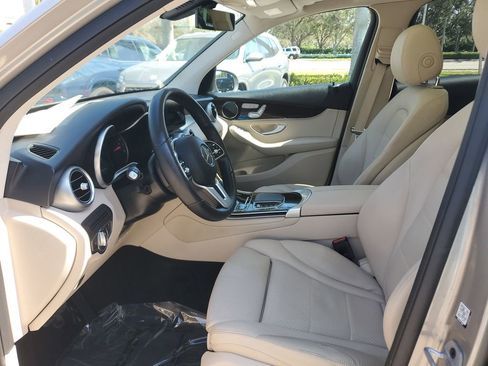 Used 2021 Mercedes-Benz GLC 300 4MATIC image 21