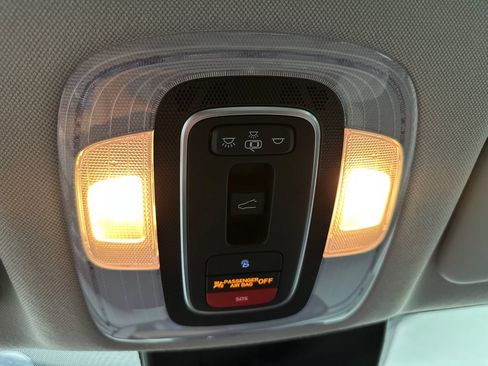 Used 2023 Hyundai Elantra Limited FWD image 32