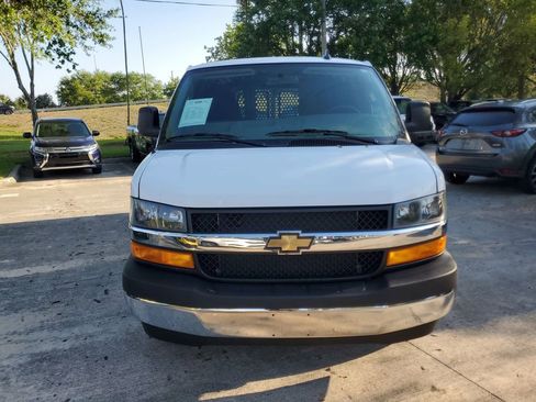 Used 2024 Chevrolet Express 2500 w/ Driver Convenience Package RWD image 2