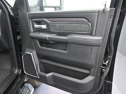 New 2026 RAM 2500 Laramie AWD/4WD image 22