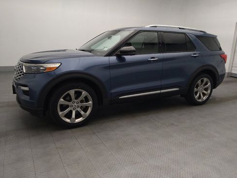 Used 2020 Ford Explorer Platinum w/ Premium Technology Package AWD/4WD image 2
